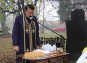 Панихиди и цветя пред паметниците на загиналите за Освобождението на Етрополе руски воини