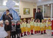 Деца от Детска градина “Звънче“ поднесоха празнична програма в Дома за възрастни хора “Д-р Адриян Атанасов“ 