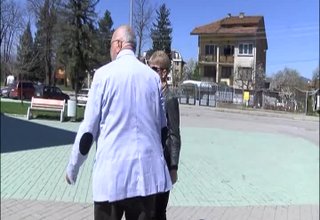 В събота министърът на младежта и спорта в служебния кабинет проф. Даниела Дашева и един от съветниците й в министерството - легендата Емил Костадинов, бяха в Ботевград по покана на ФК Балкан Скрийншот
