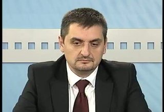 800 хиляди българи се подслушват – заяви в интервю за телевиизя Ботевград депутатът Кирил Добрев Скрийншот