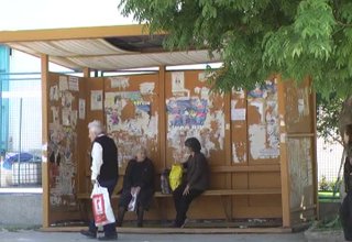 Състоянието на автобусните спирки е безобразно Скрийншот