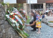 С панихида и поднасяне на цветя започна тържествената част от Празника на Етрополе 