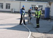 Пожарникари и доброволци гасиха „пожар” в „Етропал”