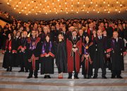 Церемонията по дипломирането на Випуск 2014 на МВБУ завърши с предложение за брак 