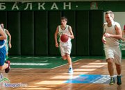 Кадетите с победа и загуба
