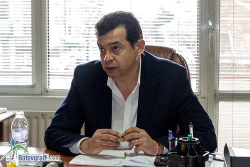 Първият проект за подмяна на водопровод в Ботевград е готов. Вижте по кои улици!