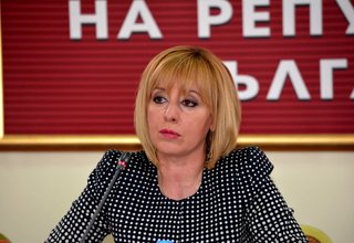Омбудсманът Мая Манолова настоява Министерството на образованието да излезе със становище по повод въоръжената проверка в техническата професионална гимназия Стамен Панчев Скрийншот