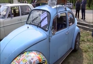Картини от автомобилния Ретро-парад Ботевград 2015 Скрийншот