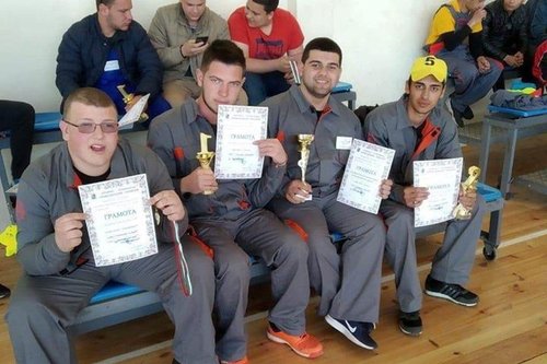 Отборът на ТПГ „Стамен Панчев” е първи в регионалния кръг на състезанието „Най-добър автомонтьор и водач на МПС”