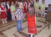 Малчуганите от ЦДГ „Слънце” поздравиха своите баби и дядовци със специална програма