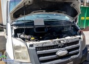 Пожарникари гасиха хладилен бус зад супермаркет в центъра на Ботевград 