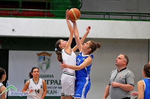 Кадетките губят нещастно от Левски