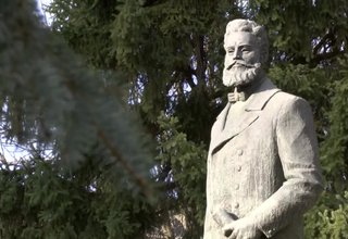 Днес Ботевград отбелязва 173 години от рождението на своя патрон – поета и революционер Христо Ботев Скрийншот