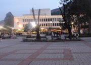 Коледното градче в центъра на Етрополе продължава да събира хора