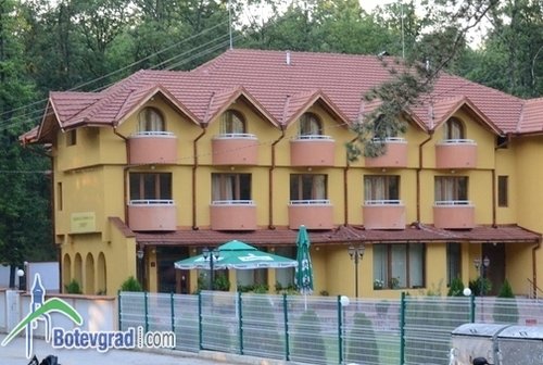 Колко струва зелено училище в почивната база в с. Боженица