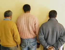 Трима мъже са задържани във връзка с извършен грабеж