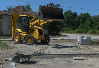 150 хиляди лева влага общината в изграждането на детска площадка и мини-футболно игрище в Литаково Скрийншот