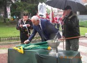 Осветиха знамето на „Традиция”
