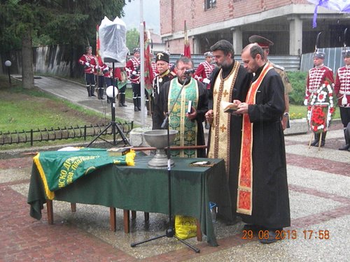 Осветиха знамето на „Традиция”
