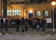 Още една елха светна тази вечер в Етрополе