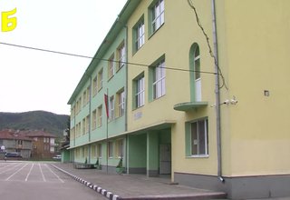 Излезе първото класиране за прием в първи клас през новата учебна година Скрийншот