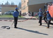 Пожарникари и доброволци гасиха „пожар” в „Етропал”