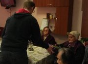 Ученици и студенти създадоха празнично настроение в Дом за възрастни хора „Д-р Адриян Атанасов”