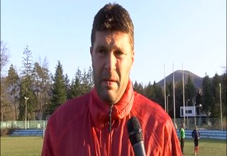 Вчера футболистите на Балкан проведоха на помощното игрище поредната си тренировка преди началото на сезона Скрийншот