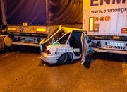 Екипи на ОДМВР-София,  СДВР и ГДПБЗН оказват съдействие на мястото на верижната катастрофа в тунел „Витиня“