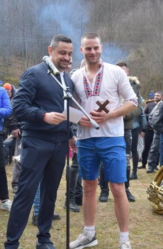СИМЕОН ПЕТРОВ ХВАНА КРЪСТА ЗА ТРЕТА ПОРЕДНА ГОДИНА