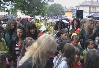 305 деца влязоха днес за първи път в класната стая Скрийншот