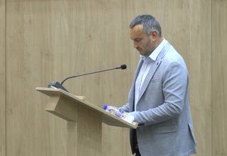 Трябва ли спортните клубове да плащат наем при използването на общинската спортна база. Този въпрос – раздели мненията на съветниците Скрийншот