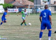 Футболистите с победа и във втората контрола