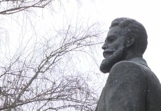 Днес Ботевград почете и 172-та годишнина от рождението на патрона си Христо Ботев Скрийншот