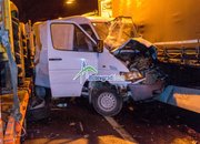 Екипи на ОДМВР-София,  СДВР и ГДПБЗН оказват съдействие на мястото на верижната катастрофа в тунел „Витиня“