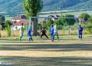 Футболистите с победа и във втората контрола