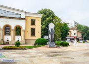 Третират тревни площи против кърлежи