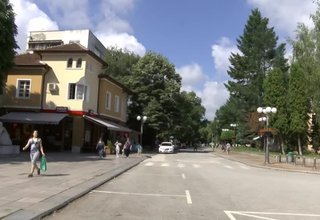 По-широка пешеходна пътека и велоалея по булевард България Скрийншот