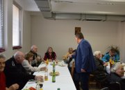 ПОТРЕБИТЕЛИТЕ НА ДОМ ЗА СТАРИ ХОРА - ЕТРОПОЛЕ С НОВОГОДИШЕН ОБЯД
