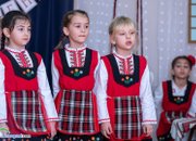 Януарските традиционни празници и именни дни празнуваха днес в ДГ „Славейче“