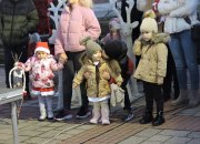 ЗА ПЪРВИ ПЪТ В ЕТРОПОЛЕ СИЯЕ КОЛЕДНО ГРАДЧЕ