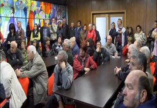 Кметът се срещна с гражсддани по повод премахването на незаконните постройки в кварталите Скрийншот