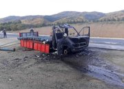 Изгоря бус, натоварен с 15 бутилки кислород