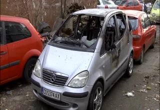 Мерцедес изгоря през изминалата нощ Скрийншот