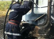 20 души бяха спасени след като автобус избухна в пламъци до Бургас (снимки)