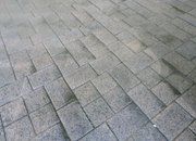 Човекът, който почиства паметниците в Етрополе