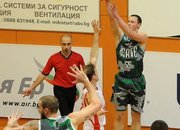 Левски бие в Ямбол, Лукойл громи в Правец