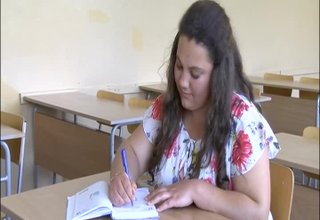Изявени ученици от професионалната гимназия по техника и мениджмънт Христо Ботев получават стипендии от местни фирми Скрийншот