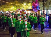 Грейнаха коледните светлини на елхата в Ботевград