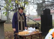 Панихиди и цветя пред паметниците на загиналите за Освобождението на Етрополе руски воини
